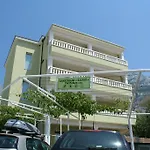 Rados Апартаменти *