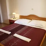 Rados Apartman *