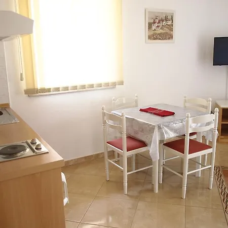 Rados Appartamento Makarska