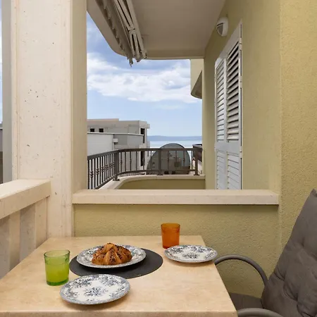 Rados Apartman *