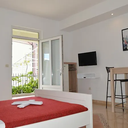 Rados Apartman